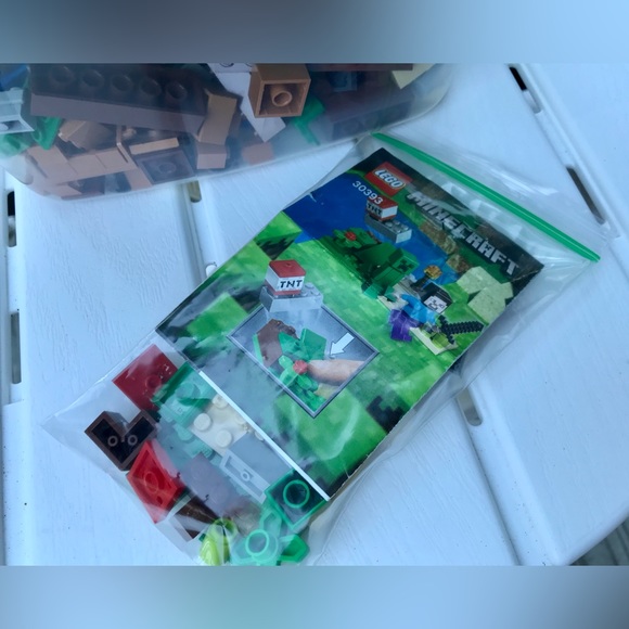 LEGO Minecraft 21114 The Farmer & 30393 Steve & Creeper Building Blocks Sets - Picture 9 of 13